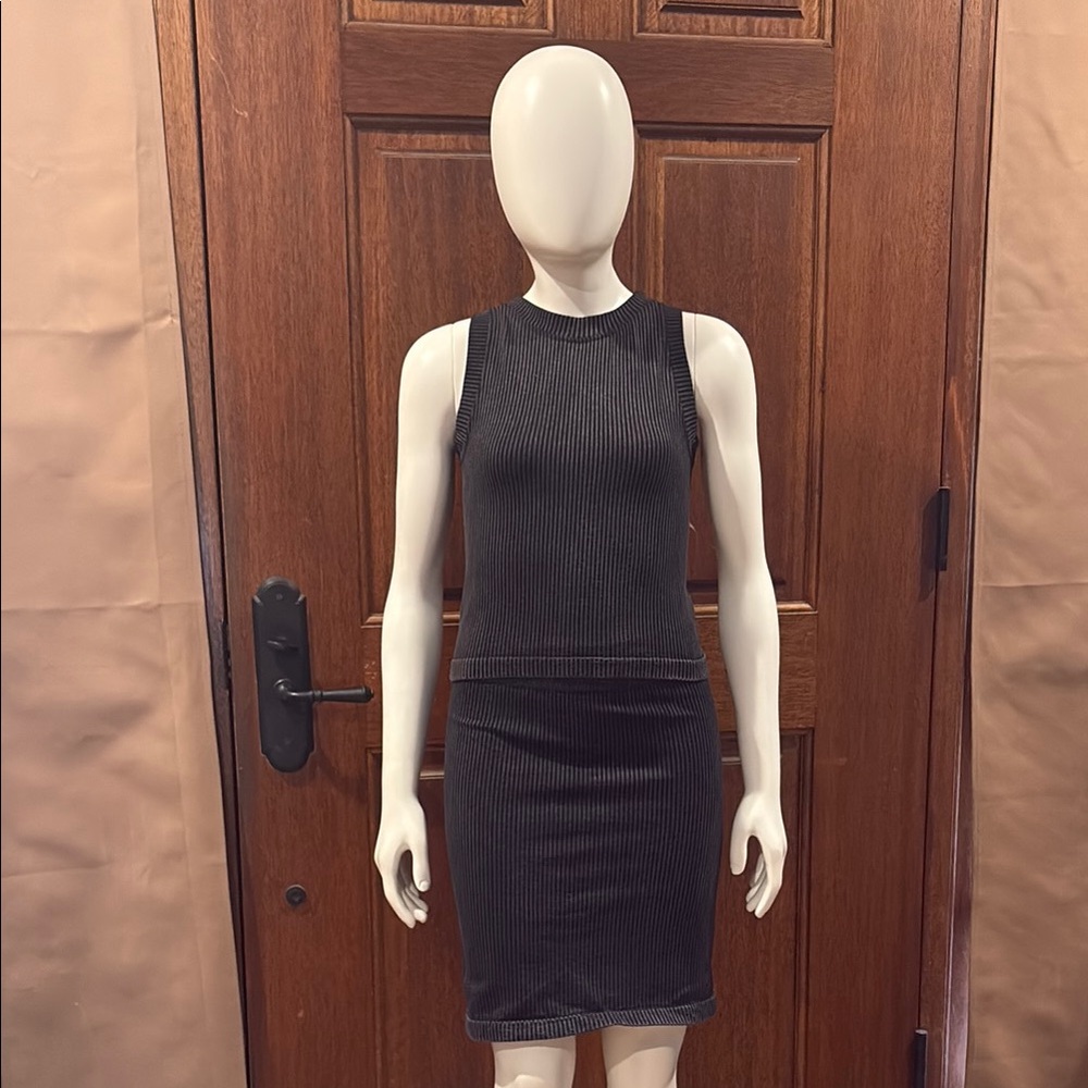 Aura Black Ribbed 2 Piece Set